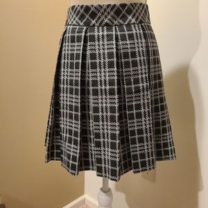 Banana Republic Pleated Black & White Skirt